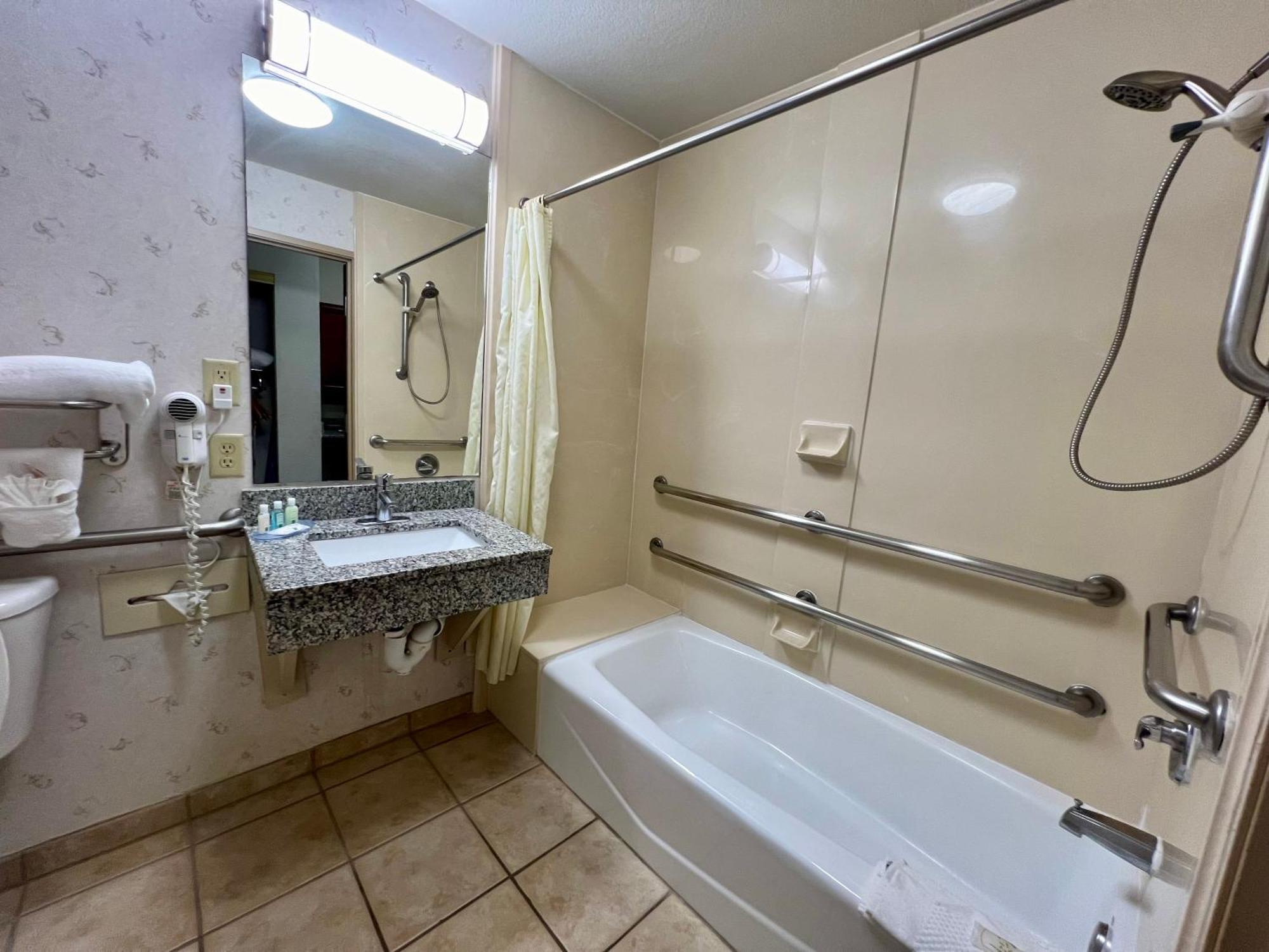 Quality & Near Hotel Waco